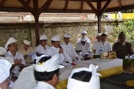 17 Nopember 2013 Piodalan Mepedudusan Agung di Pura Penataran Agung Pucak Mangu